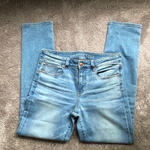 AEO Light Blue Wash Skinny 10